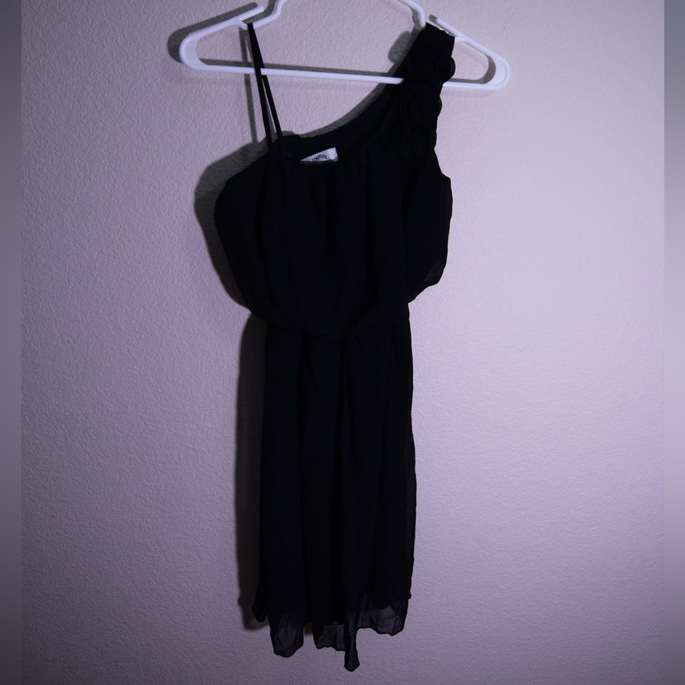 Sweet Storm - One Shoulder Dress. Size: S
